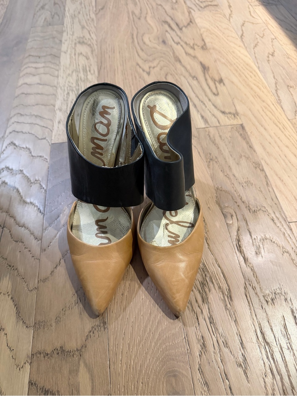 Sam Edelman Tan and Black Pointed Mule Slides
